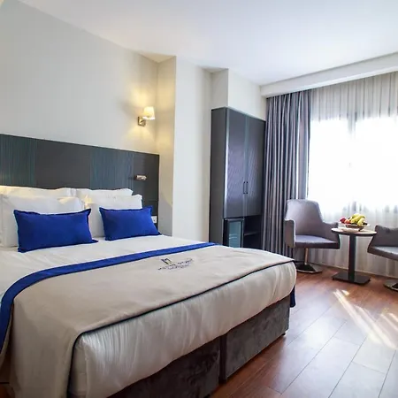 Mitte Port 4*